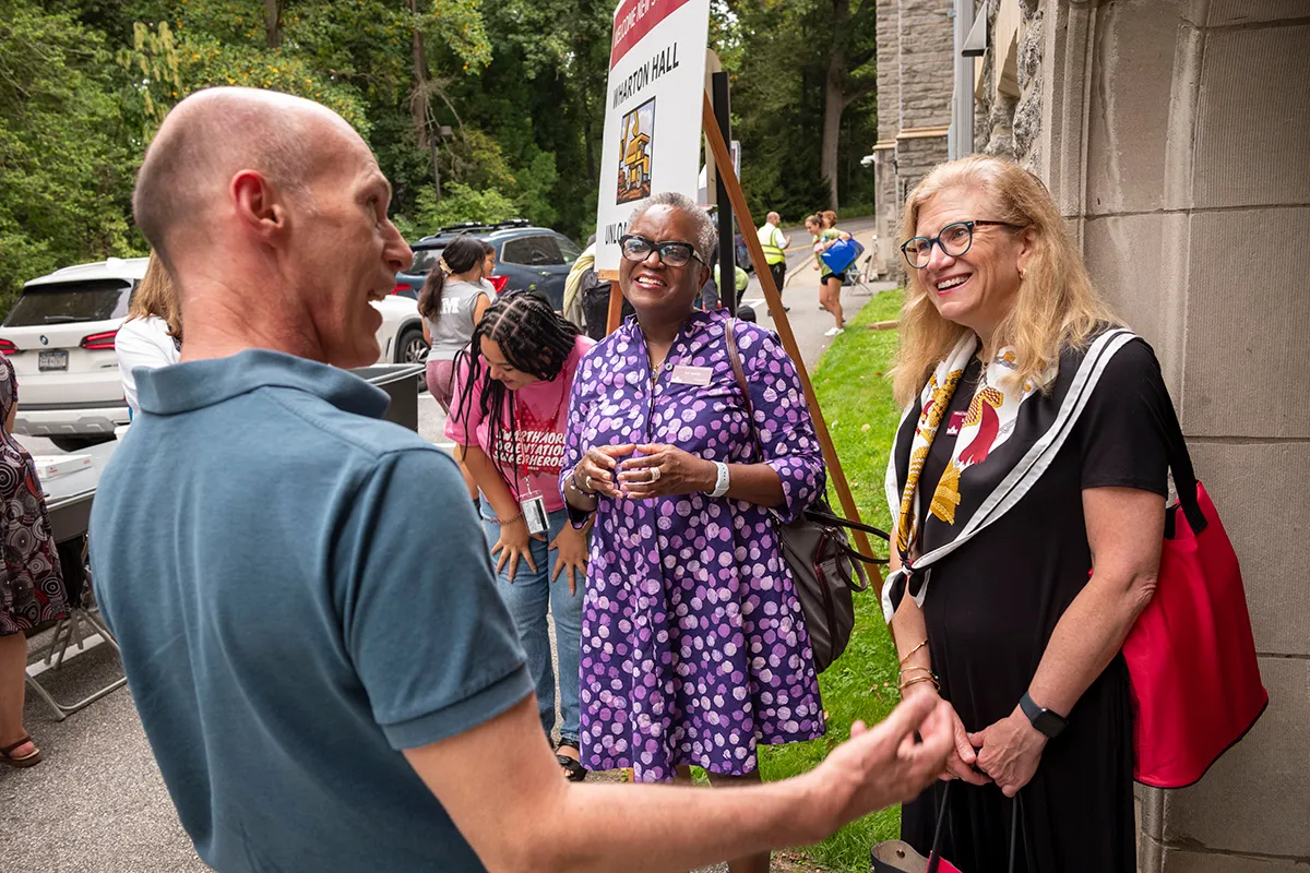 President Val Smith greets new students on Move-In Day