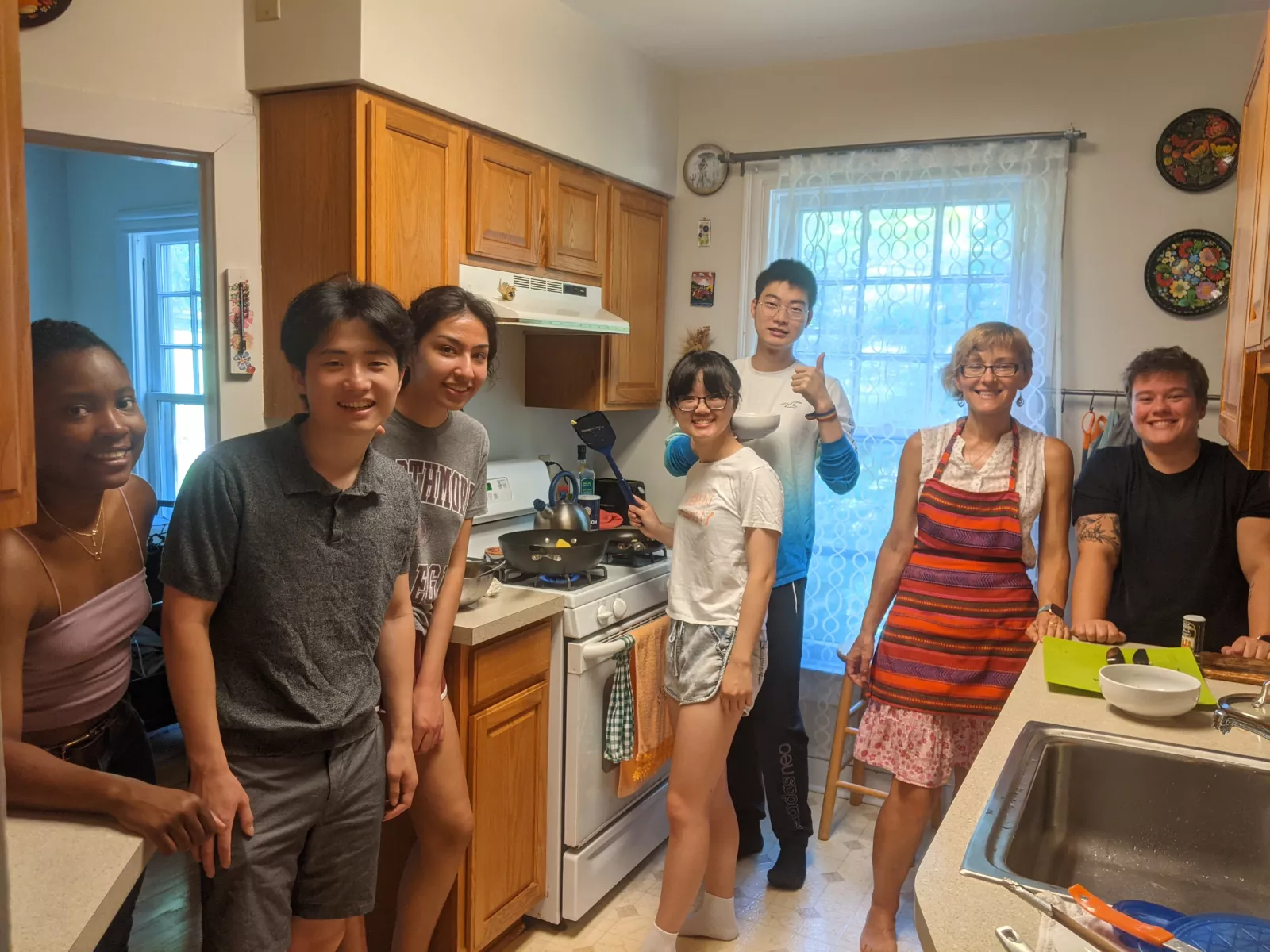 Yatsunyk lab members cook breakfast