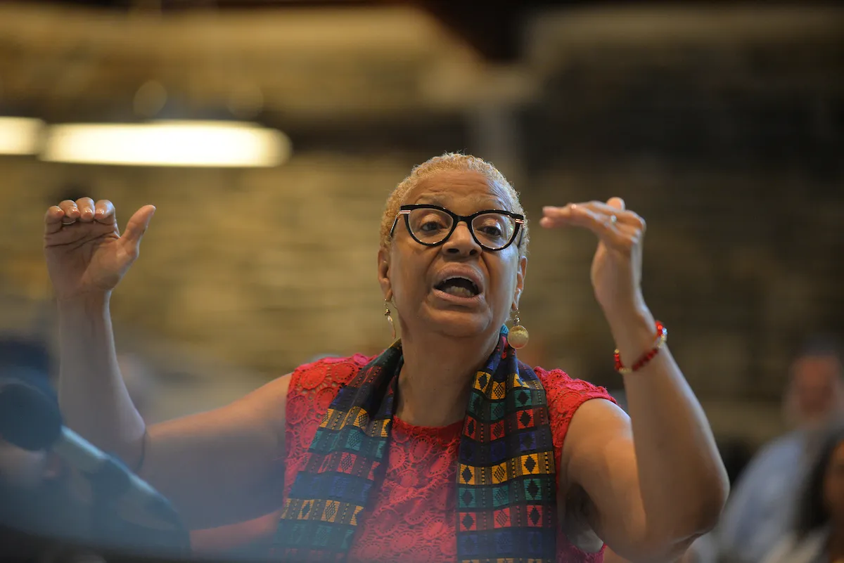 Vaneese Thomas conducts choir