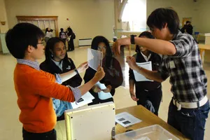 Swarthmore physicists return to the high school classroom