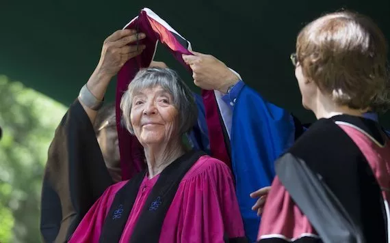 Barbara Norfleet '47 and President Chopp