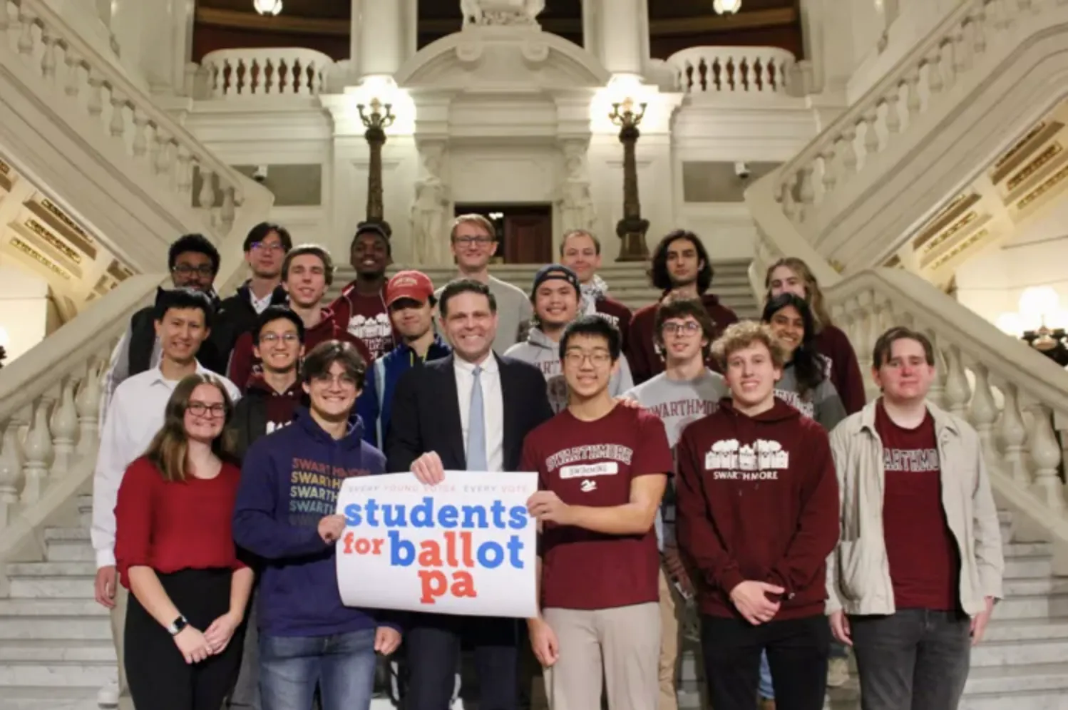 Harry Hou ’25, Danika Grieser ’26, and Haverford student Andrew Cadwallader ’26 organized the rally with State Representative Jared Solomon ’01 as part of the Students for Ballot PA nonpartisan initiative to repeal closed primaries in Pennsylvania.